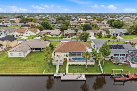 House in Palm Coast, Florida 3 bedrooms, 188.5 sq.m. № 2195765