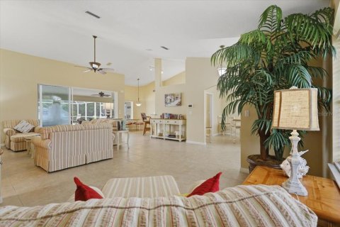 House in Palm Coast, Florida 3 bedrooms, 188.5 sq.m. № 2195765 - photo 15