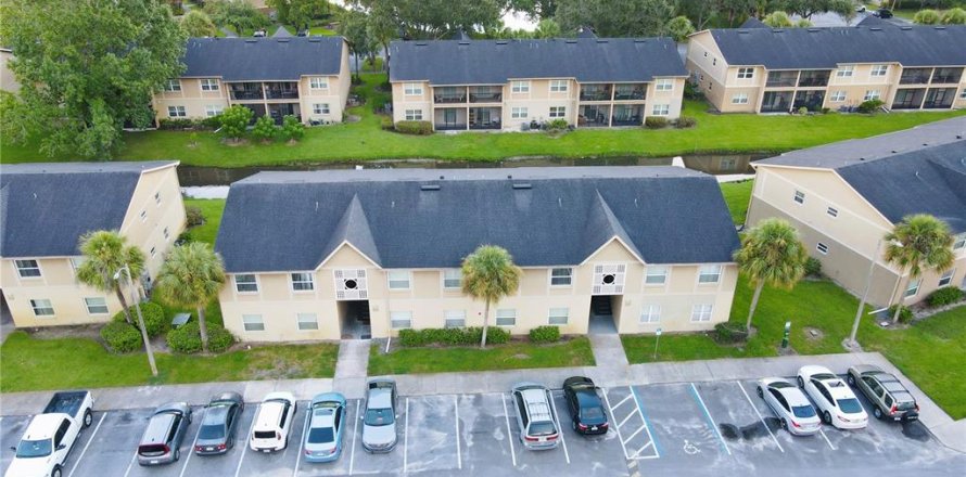 Condominio en Orlando, Florida, 2 dormitorios № 1888539