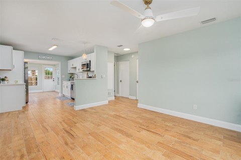 Villa ou maison à vendre à Ormond Beach, Floride: 2 chambres, 72.84 m2 № 1909627 - photo 2