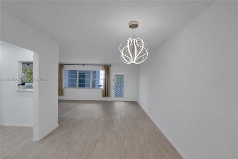 Купить кондоминиум в Дирфилд-Бич, Флорида 1 спальня, 66.43м2, № 2025490 - фото 6