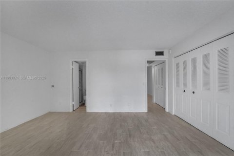 Купить кондоминиум в Дирфилд-Бич, Флорида 1 спальня, 66.43м2, № 2025490 - фото 12