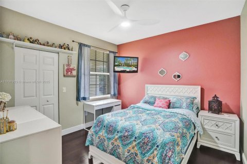 House in Miramar, Florida 5 bedrooms, 286.14 sq.m. № 1738464 - photo 19