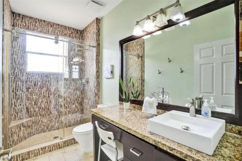 House in Miramar, Florida 5 bedrooms, 286.14 sq.m. № 1738464 - photo 22