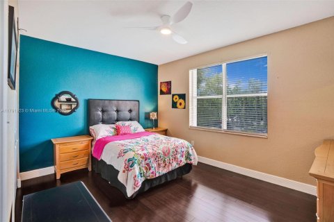 House in Miramar, Florida 5 bedrooms, 286.14 sq.m. № 1738464 - photo 24