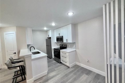 Condominio en venta en Lake Mary, Florida, 1 dormitorio, 60.2 m2 № 1793212 - foto 4