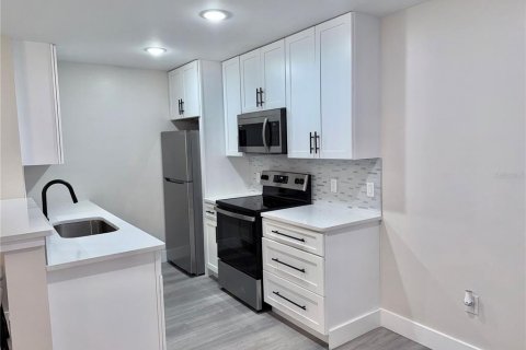 Condominio en venta en Lake Mary, Florida, 1 dormitorio, 60.2 m2 № 1793212 - foto 3
