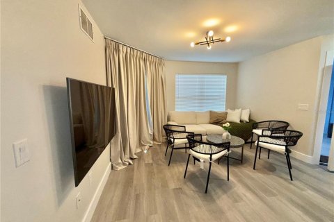 Condominio en venta en Lake Mary, Florida, 1 dormitorio, 60.2 m2 № 1793212 - foto 5