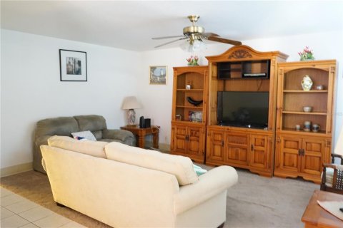 Condominio en alquiler en Sun City Center, Florida, 2 dormitorios, 89.19 m2 № 1901126 - foto 2