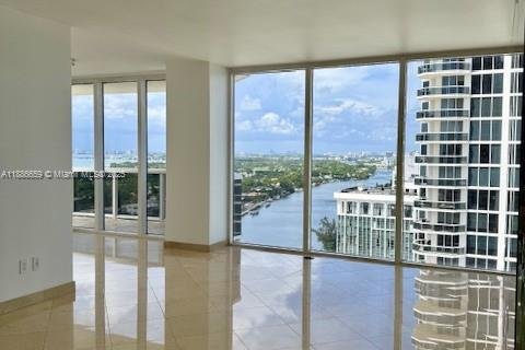 Copropriété à louer à Miami Beach, Floride: 2 chambres, 128.21 m2 № 1933373 - photo 3