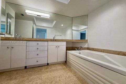 Copropriété à louer à Miami Beach, Floride: 2 chambres, 128.21 m2 № 1933373 - photo 7