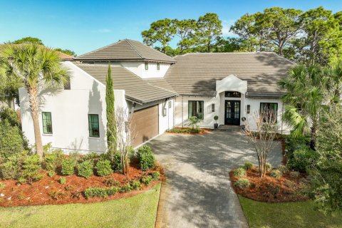 House in Miramar Beach, Florida 5 bedrooms, 414.34 sq.m. № 559976 - photo 1
