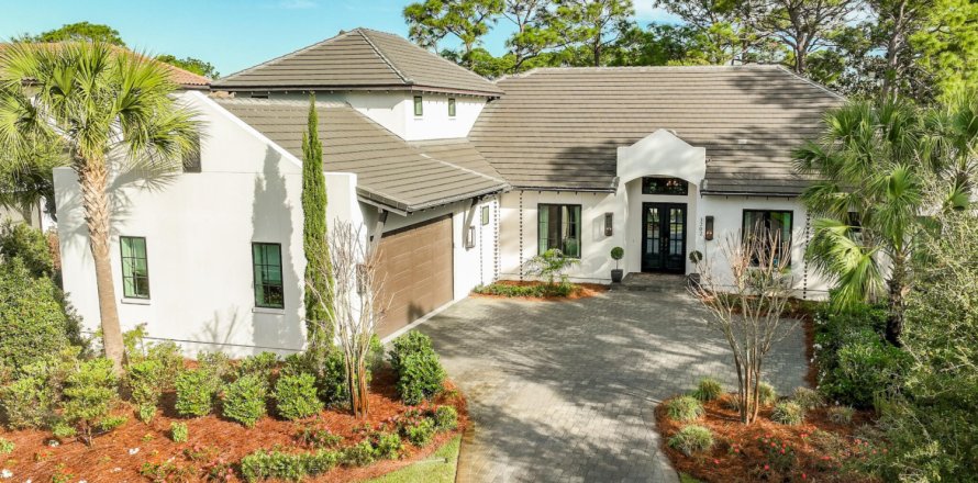 House in Miramar Beach, Florida 5 bedrooms, 414.34 sq.m. № 559976