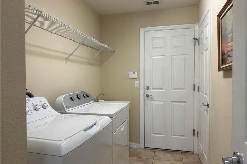 Casa en alquiler en Orlando, Florida, 3 dormitorios, 159.79 m2 № 1909411 - foto 28