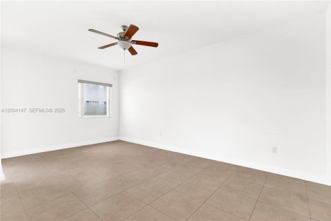 Condo in Doral, Florida, 3 bedrooms  № 2068562 - photo 16