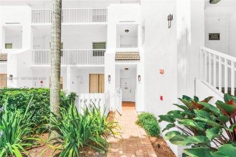 Condo in Doral, Florida, 3 bedrooms  № 2068562