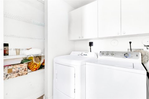 Condo in Doral, Florida, 3 bedrooms  № 2068562 - photo 26