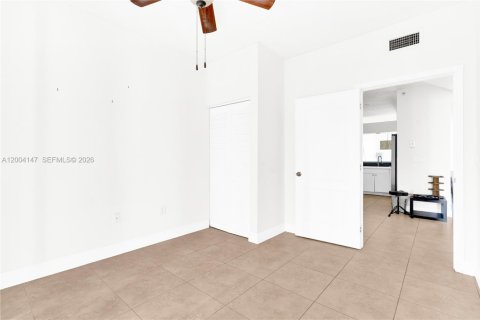 Condo in Doral, Florida, 3 bedrooms  № 2068562 - photo 28