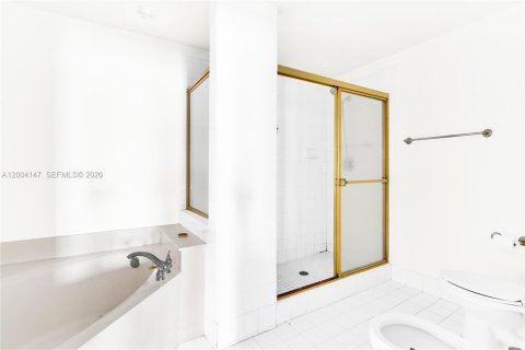 Condo in Doral, Florida, 3 bedrooms  № 2068562 - photo 19