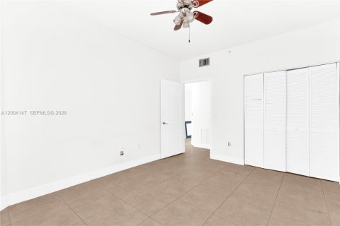 Condo in Doral, Florida, 3 bedrooms  № 2068562 - photo 24