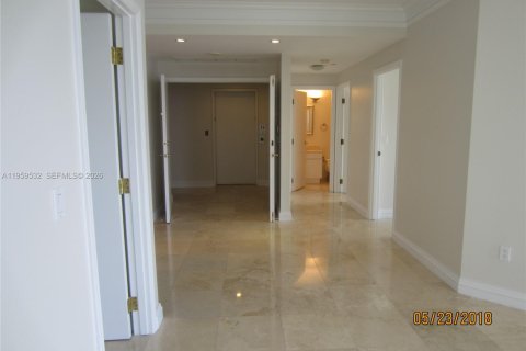 Condominio en alquiler en Bal Harbour, Florida, 3 dormitorios, 209.96 m2 № 2018162 - foto 8