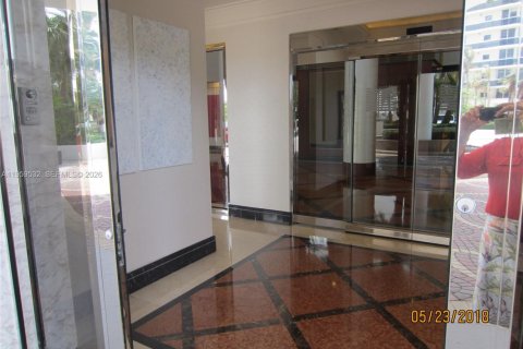 Condominio en alquiler en Bal Harbour, Florida, 3 dormitorios, 209.96 m2 № 2018162 - foto 15