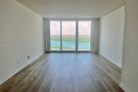 Condominio en venta en Sunny Isles Beach, Florida, 2 dormitorios, 126.07 m2 № 2029524 - foto 10