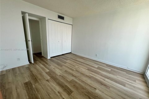 Condominio en venta en Sunny Isles Beach, Florida, 2 dormitorios, 126.07 m2 № 2029524 - foto 14