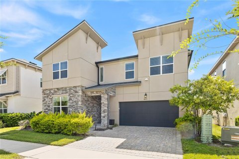 House in Kissimmee, Florida 9 bedrooms, 405.33 sq.m. № 2128599 - photo 3