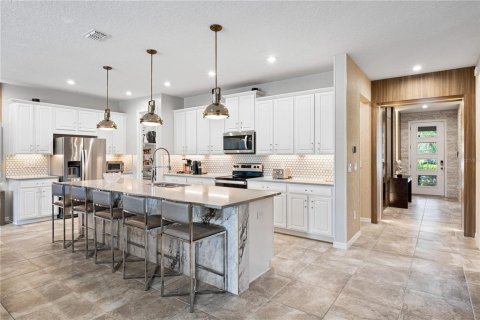 House in Kissimmee, Florida 9 bedrooms, 405.33 sq.m. № 2128599 - photo 24