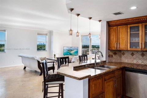 Condo in Bay Harbor Islands, Florida, 3 bedrooms  № 1890758 - photo 14