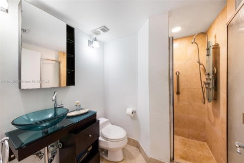 Condo in Bay Harbor Islands, Florida, 3 bedrooms  № 1890758 - photo 25