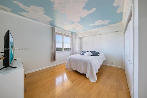 Condo in Bay Harbor Islands, Florida, 3 bedrooms  № 1890758 - photo 20