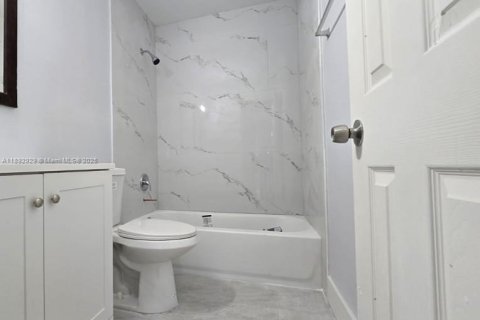 Touwnhouse à louer à North Lauderdale, Floride: 4 chambres, 106.84 m2 № 1946685 - photo 8