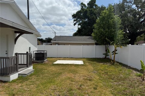 House in Orlando, Florida 4 bedrooms, 170.94 sq.m. № 1684422 - photo 3