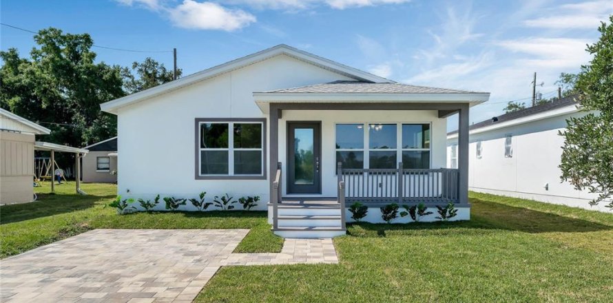 House in Orlando, Florida 4 bedrooms, 170.94 sq.m. № 1684422