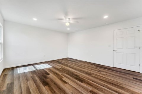 House in Orlando, Florida 4 bedrooms, 170.94 sq.m. № 1684422 - photo 25