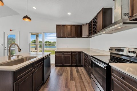House in Orlando, Florida 4 bedrooms, 170.94 sq.m. № 1684422 - photo 16