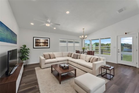 House in Orlando, Florida 4 bedrooms, 170.94 sq.m. № 1684422 - photo 8
