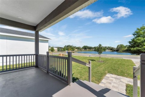 House in Orlando, Florida 4 bedrooms, 170.94 sq.m. № 1684422 - photo 2