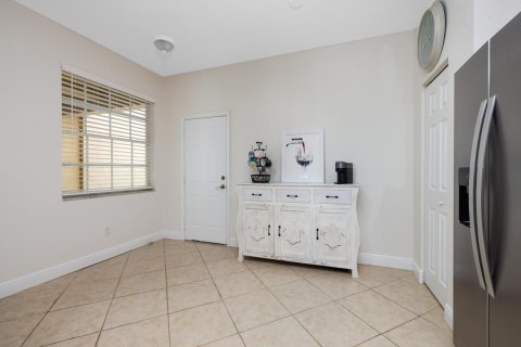 Townhouse in Stuart, Florida 3 bedrooms, 159.7 sq.m. № 2244922 - photo 3