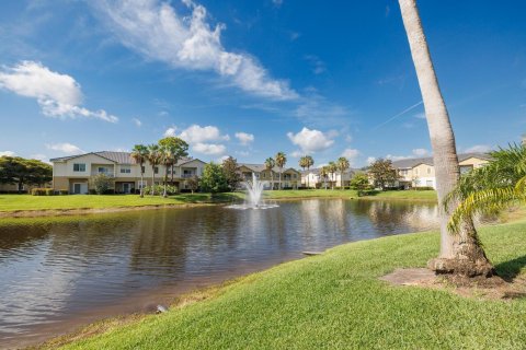 Townhouse in Stuart, Florida 3 bedrooms, 159.7 sq.m. № 2244922 - photo 28