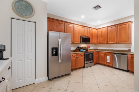 Townhouse in Stuart, Florida 3 bedrooms, 159.7 sq.m. № 2244922 - photo 6