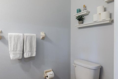Townhouse in Stuart, Florida 3 bedrooms, 159.7 sq.m. № 2244922 - photo 11