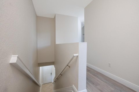 Townhouse in Stuart, Florida 3 bedrooms, 159.7 sq.m. № 2244922 - photo 12