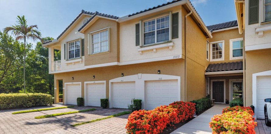 Townhouse in Stuart, Florida 3 bedrooms, 159.7 sq.m. № 2244922