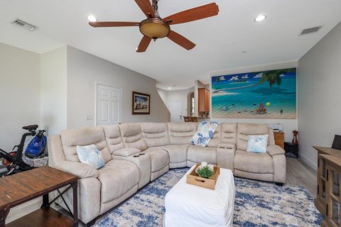 Townhouse in Stuart, Florida 3 bedrooms, 159.7 sq.m. № 2244922 - photo 9