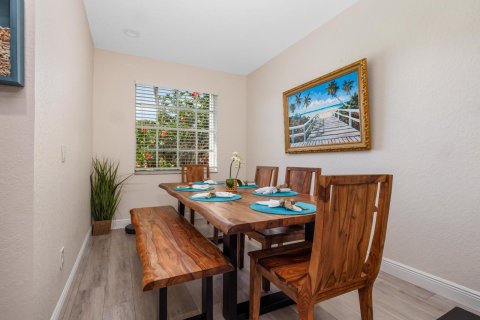 Townhouse in Stuart, Florida 3 bedrooms, 159.7 sq.m. № 2244922 - photo 10