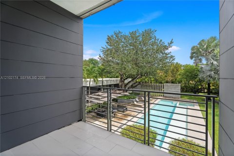 House in Pinecrest, Florida 6 bedrooms, 584.17 sq.m. № 2410955 - photo 24