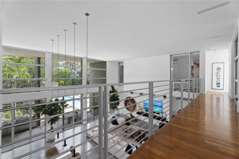 House in Pinecrest, Florida 6 bedrooms, 584.17 sq.m. № 2410955 - photo 21